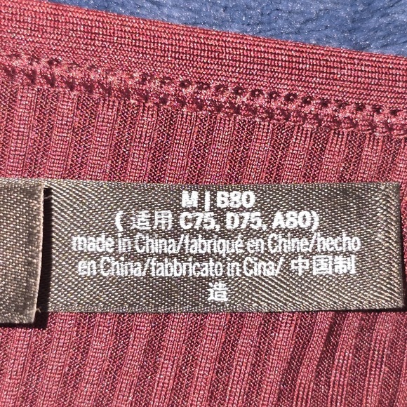 PINK Sport Bra Maroon Mesh Back Rainbow Elastic Band Lightly Lined Size Medium - Picture 6 of 9